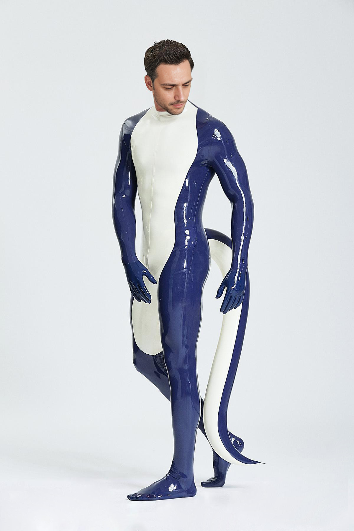 Perfekter Catsuit mit aufgeblasenem Schwanz für Männer mit Füßen und Handschuhen