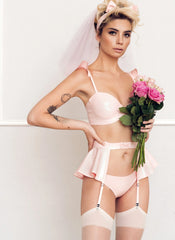 Latex Fleur Suspender Belt